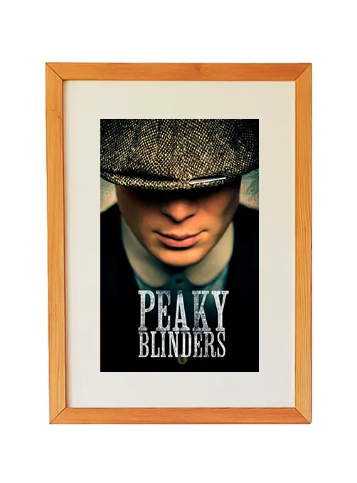 Marco de madera con acuarela enmarcada